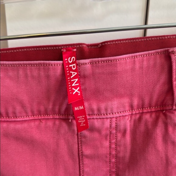 Spanx Women's Red Casual Shorts - Picture 5 of 5